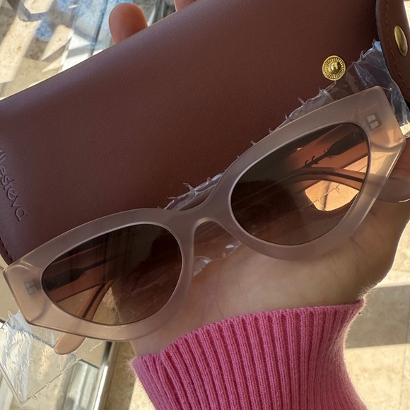 Illesteva Mary Lou 51 Sunglasses (Thistle/Brown Flat Gradient) main image 4